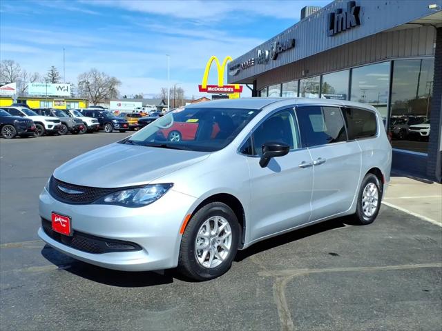 2024 Chrysler Voyager LX