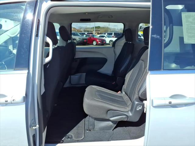 2024 Chrysler Voyager LX