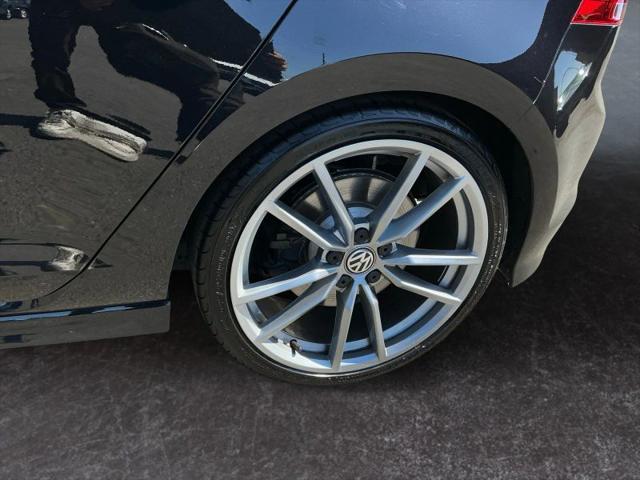 2017 Volkswagen Golf R 4-Door w/DCC & Navigation