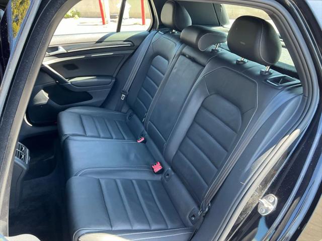2017 Volkswagen Golf R 4-Door w/DCC & Navigation