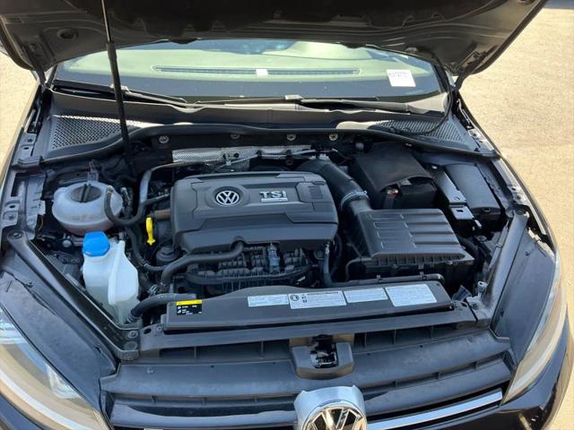 2017 Volkswagen Golf R 4-Door w/DCC & Navigation