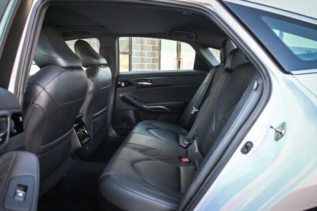 2021 Toyota Avalon Limited Hybrid