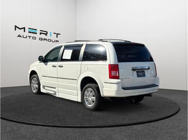 2010 Chrysler Town & Country Limited