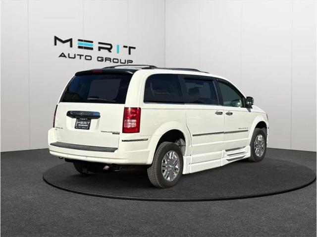 2010 Chrysler Town & Country Limited