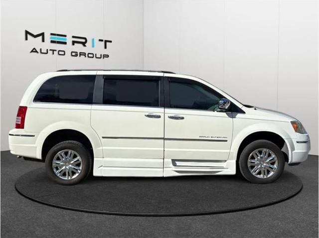 2010 Chrysler Town & Country Limited