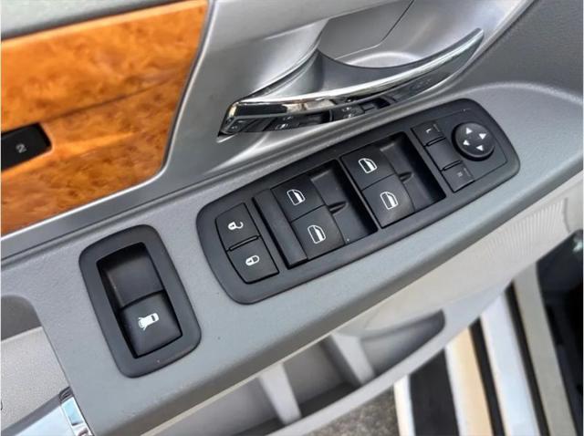 2010 Chrysler Town & Country Limited
