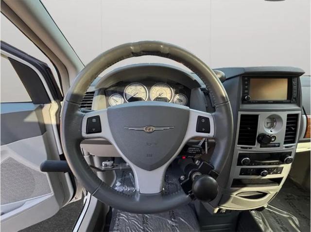 2010 Chrysler Town & Country Limited