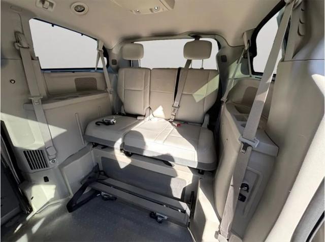2010 Chrysler Town & Country Limited