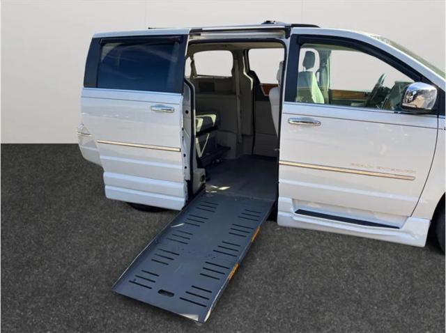 2010 Chrysler Town & Country Limited