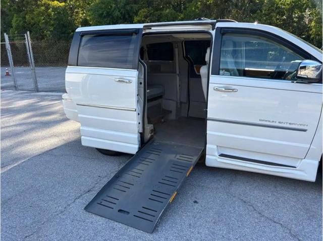 2010 Chrysler Town & Country Limited