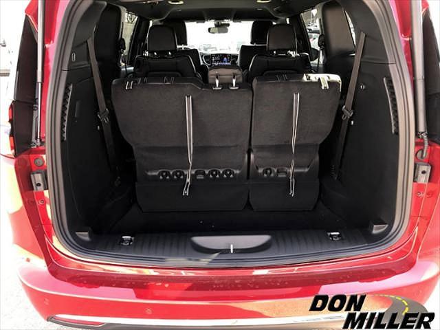 2026 Chrysler Pacifica Select AWD