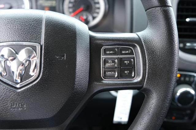 2017 Ram 1500 Express Crew Cab 4x4 57 Box