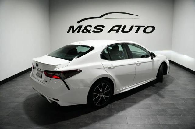 2023 Toyota Camry SE
