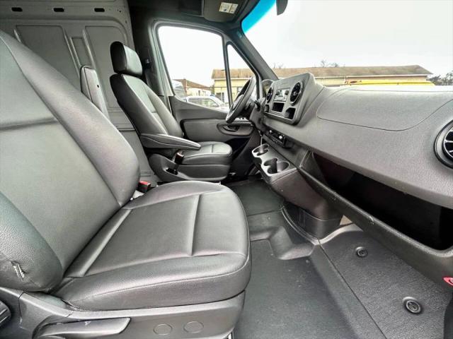 2022 Mercedes-Benz Sprinter 2500 High Roof I4