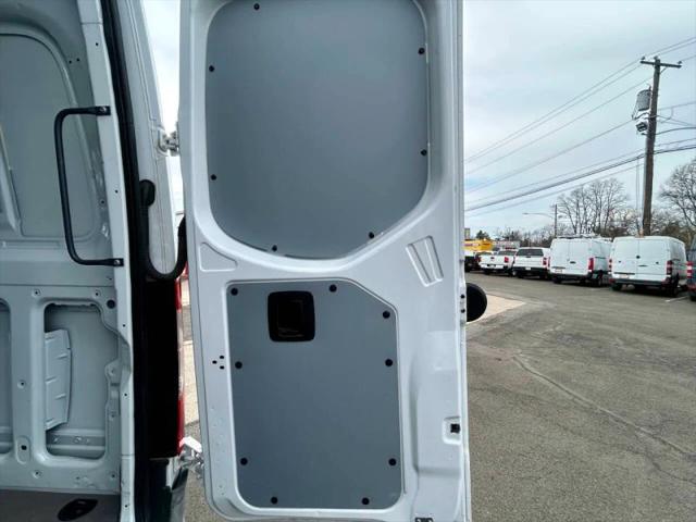 2022 Mercedes-Benz Sprinter 2500 High Roof I4