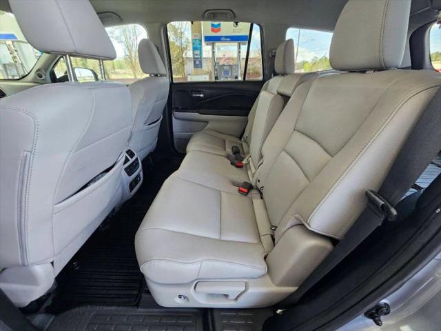 2021 Honda Pilot AWD Touring 8 Passenger