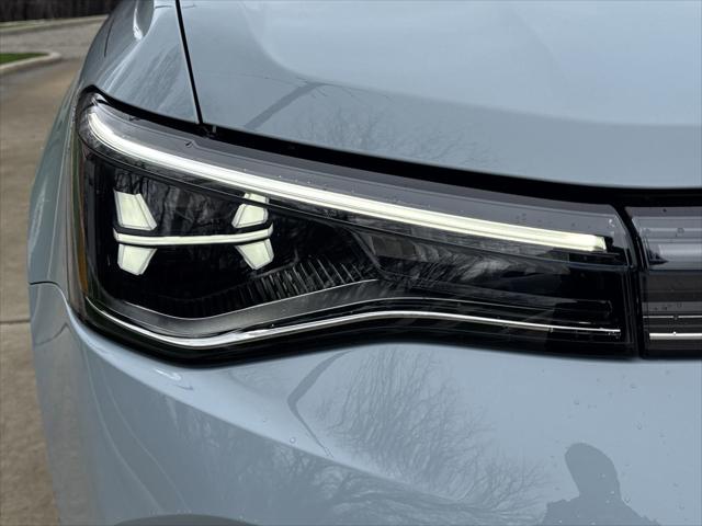2026 Volkswagen Taos SE Black