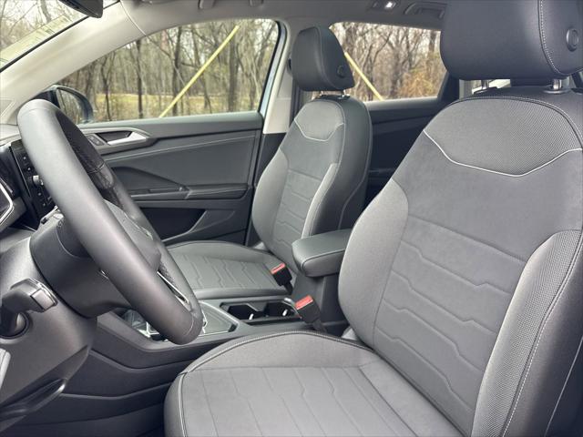 2026 Volkswagen Taos SE Black