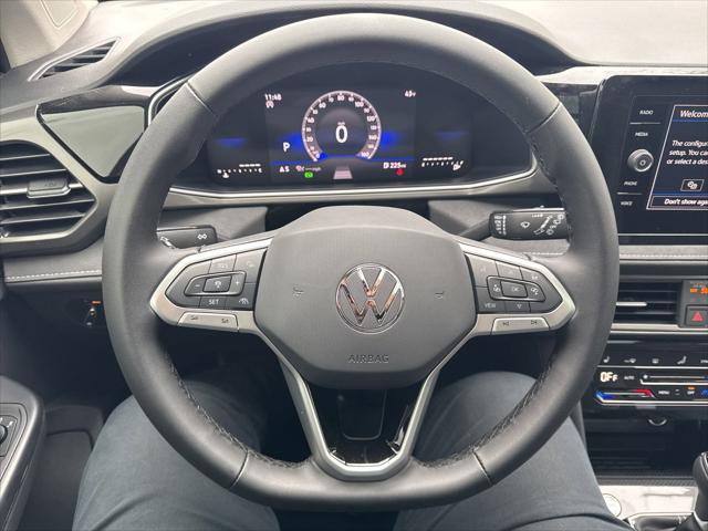 2026 Volkswagen Taos SE Black