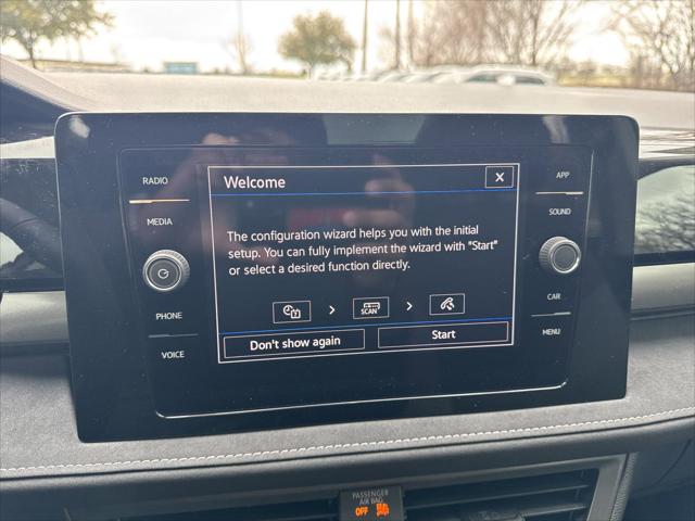 2026 Volkswagen Taos SE Black