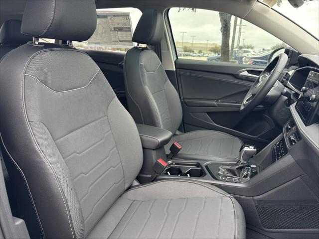 2026 Volkswagen Taos SE Black