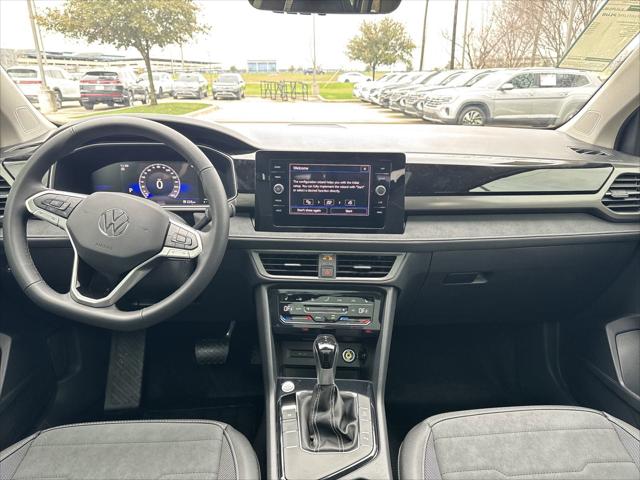 2026 Volkswagen Taos SE Black
