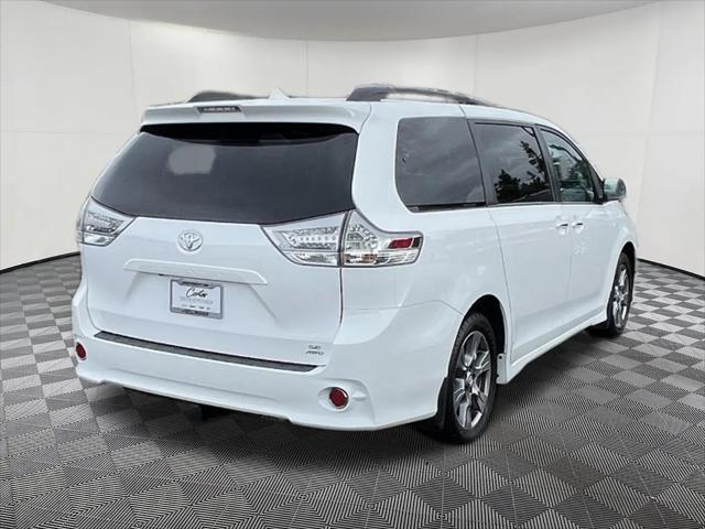 2019 Toyota Sienna SE 7 Passenger