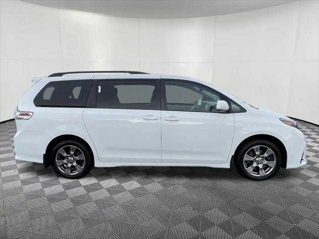 2019 Toyota Sienna SE 7 Passenger