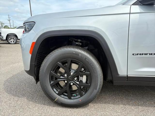 2026 Jeep Grand Cherokee L Altitude 4x2