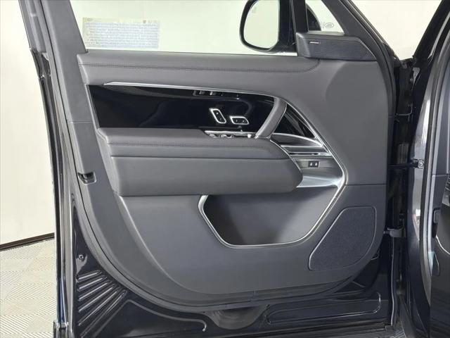 2026 Land Rover Range Rover P530 SE 7 Seat