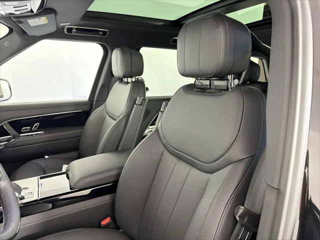 2026 Land Rover Range Rover P530 SE 7 Seat