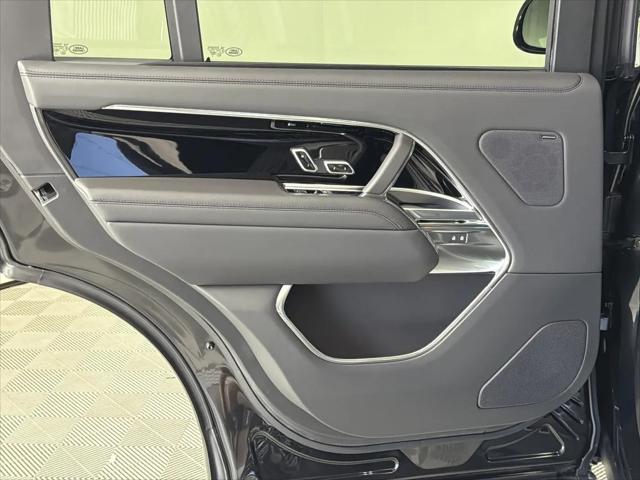 2026 Land Rover Range Rover P530 SE 7 Seat