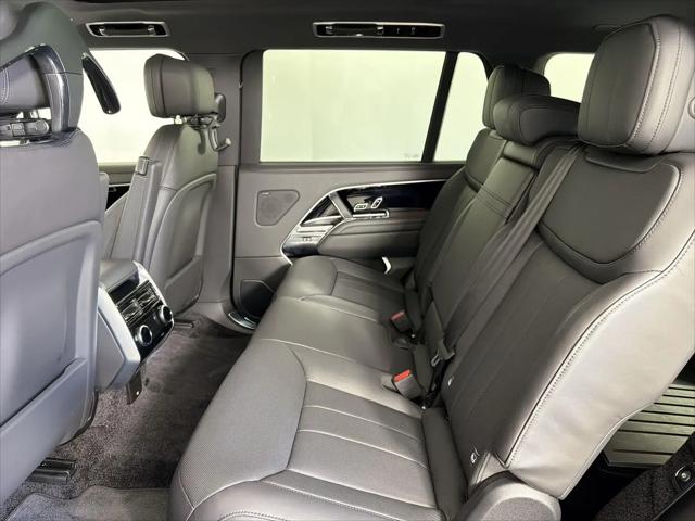 2026 Land Rover Range Rover P530 SE 7 Seat