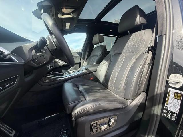2025 BMW X7 M60i