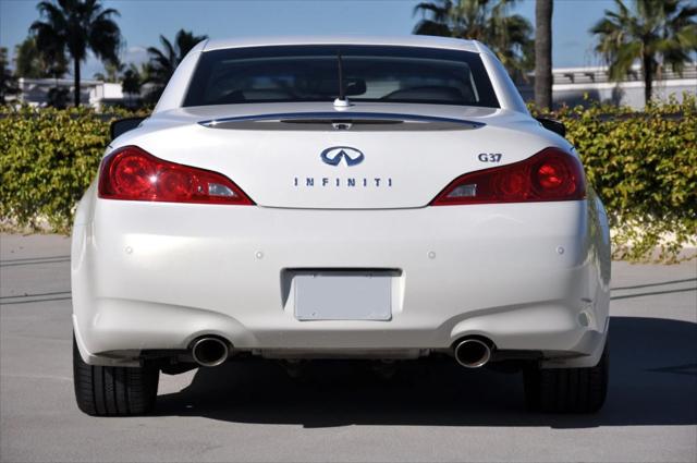 2012 INFINITI G37 Base w/ Premium & Navigation Package