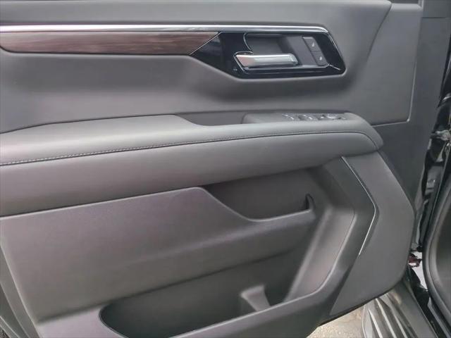 2026 Chevrolet Suburban LS, 4WD