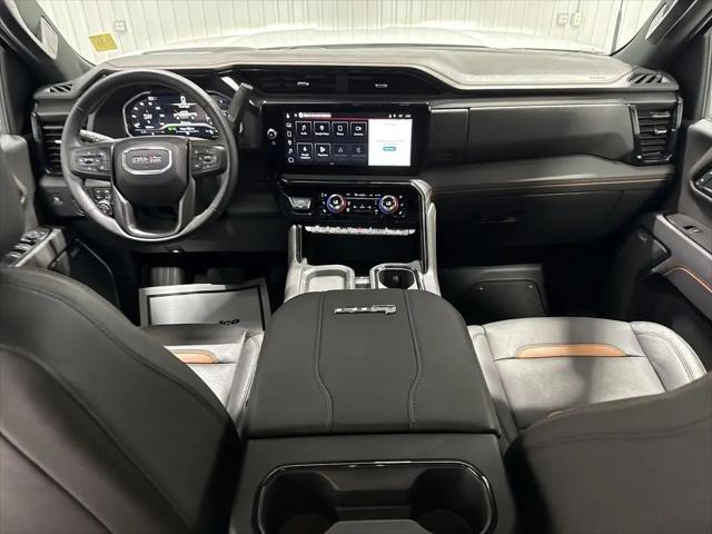 2025 GMC Sierra 2500HD 4WD Crew Cab Standard Bed AT4
