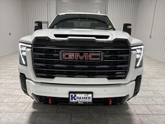 2025 GMC Sierra 2500HD 4WD Crew Cab Standard Bed AT4