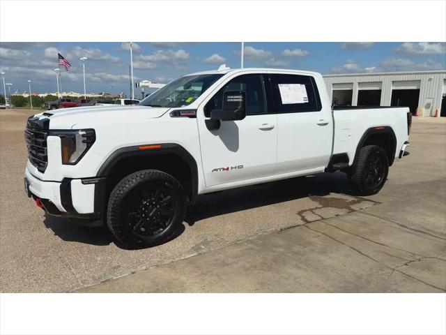 2025 GMC Sierra 2500HD 4WD Crew Cab Standard Bed AT4