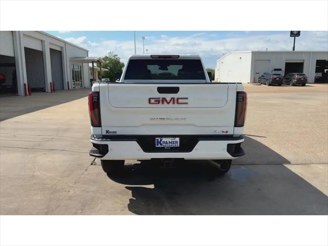 2025 GMC Sierra 2500HD 4WD Crew Cab Standard Bed AT4