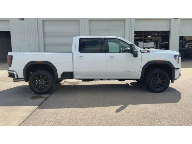 2025 GMC Sierra 2500HD 4WD Crew Cab Standard Bed AT4