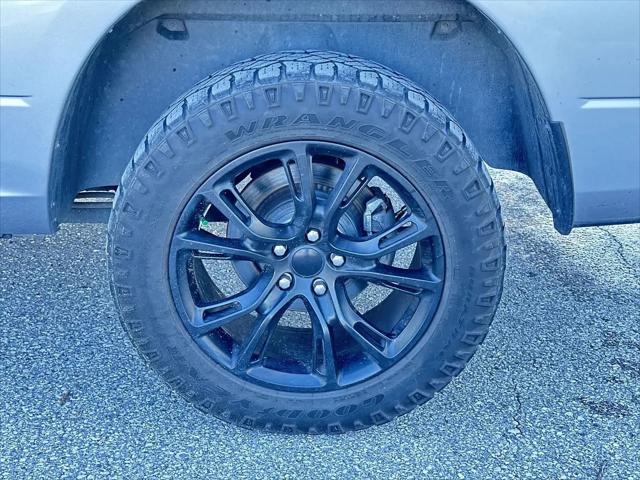 2022 Ram 1500 Classic SLT Crew Cab 4x2 5'7" Box