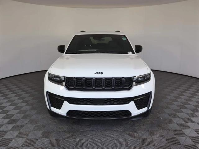 2026 Jeep Grand Cherokee Altitude 4x4
