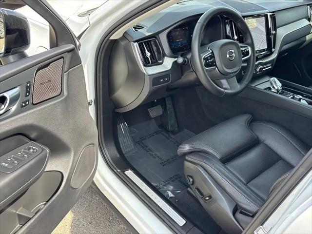 2025 Volvo XC60 Plug-In Hybrid Ultra, T8 AWD Electric/Gasoline, Dark