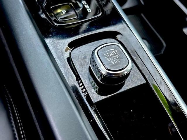 2025 Volvo XC60 Plug-In Hybrid Ultra, T8 AWD Electric/Gasoline, Dark