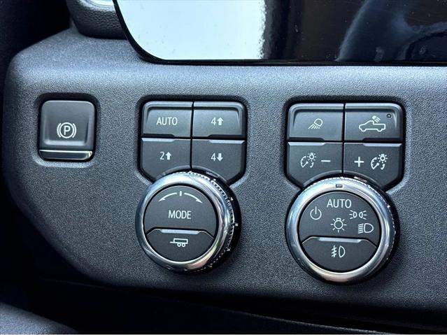 2026 GMC Sierra 2500HD Crew Cab, Standard Bed, SLT, 4WD