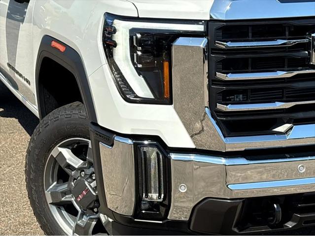 2026 GMC Sierra 2500HD Crew Cab, Standard Bed, SLT, 4WD
