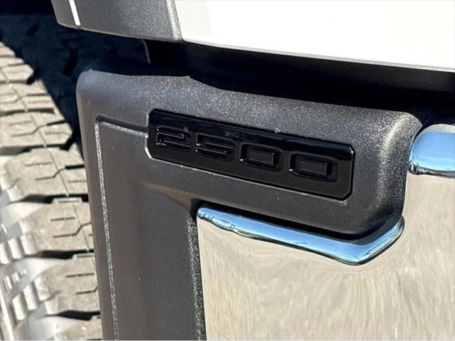 2026 GMC Sierra 2500HD Crew Cab, Standard Bed, SLT, 4WD