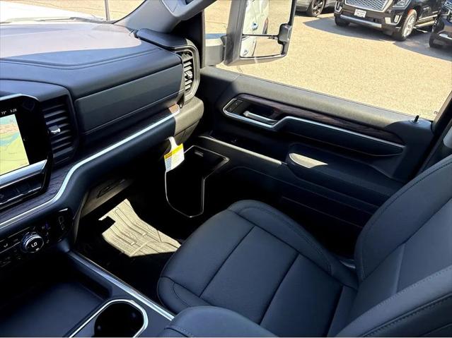 2026 GMC Sierra 2500HD Crew Cab, Standard Bed, SLT, 4WD