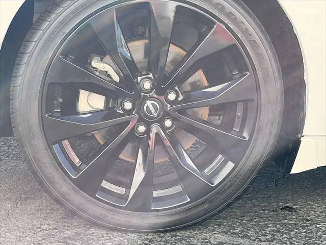 2022 Nissan Maxima SR Xtronic CVT